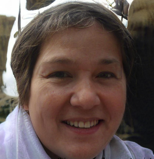 Ana Lúcia Santos
